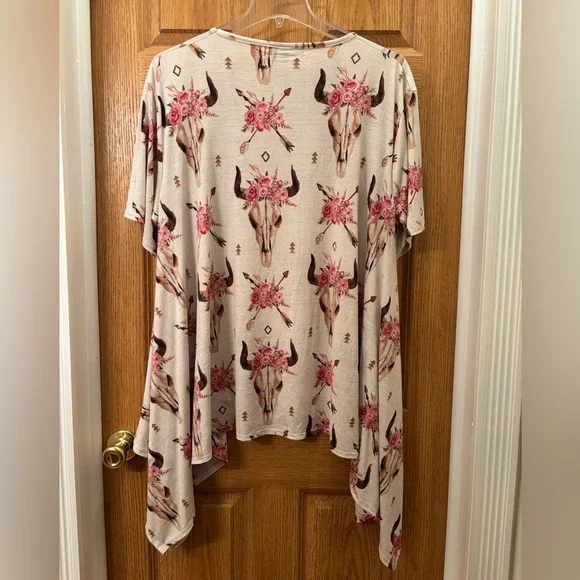 L&B Floral Skull Print Top - Pink and Cream - Picture 2 of 10
